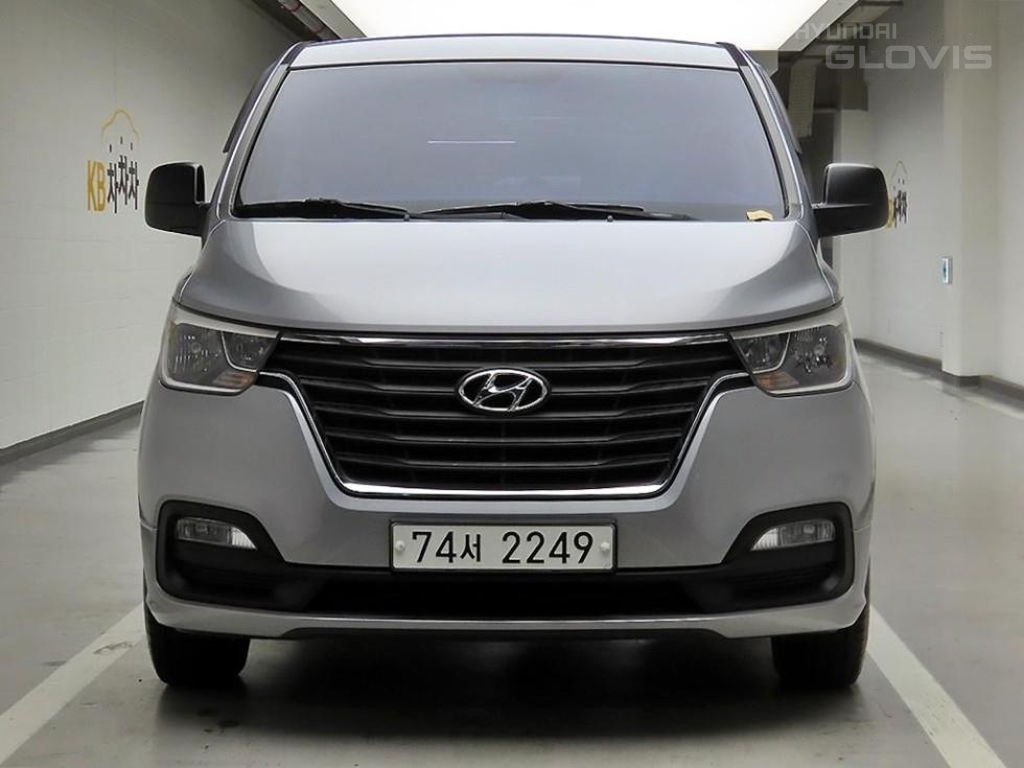 HYUNDAI The New Grand Starex 12-Seater Diesel HYUNDAI The New Grand Starex 12-Seater Diesel