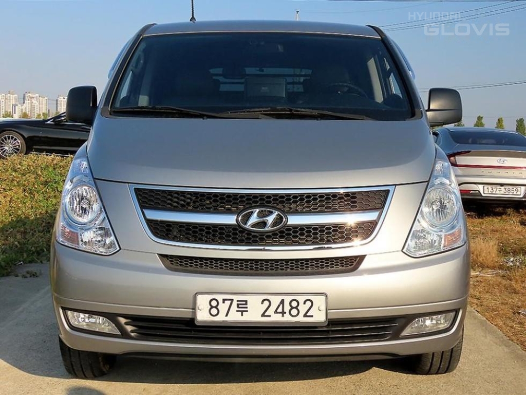 HYUNDAI Grand Starex 5-Seater Diesel Van HYUNDAI Grand Starex 5-Seater Diesel Van