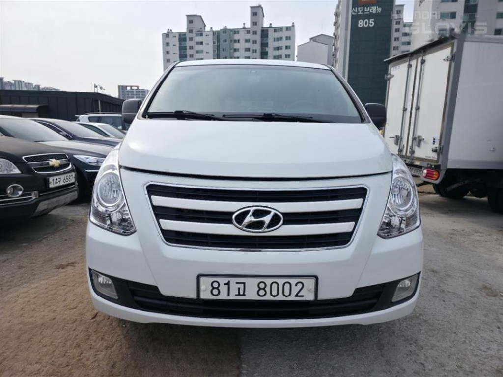 HYUNDAI Grand Starex 5-Seater Diesel Van HYUNDAI Grand Starex 5-Seater Diesel Van