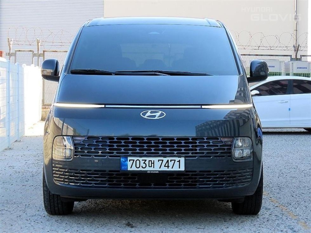 HYUNDAI Staria 3.5 LPG Tourer 11-Seater