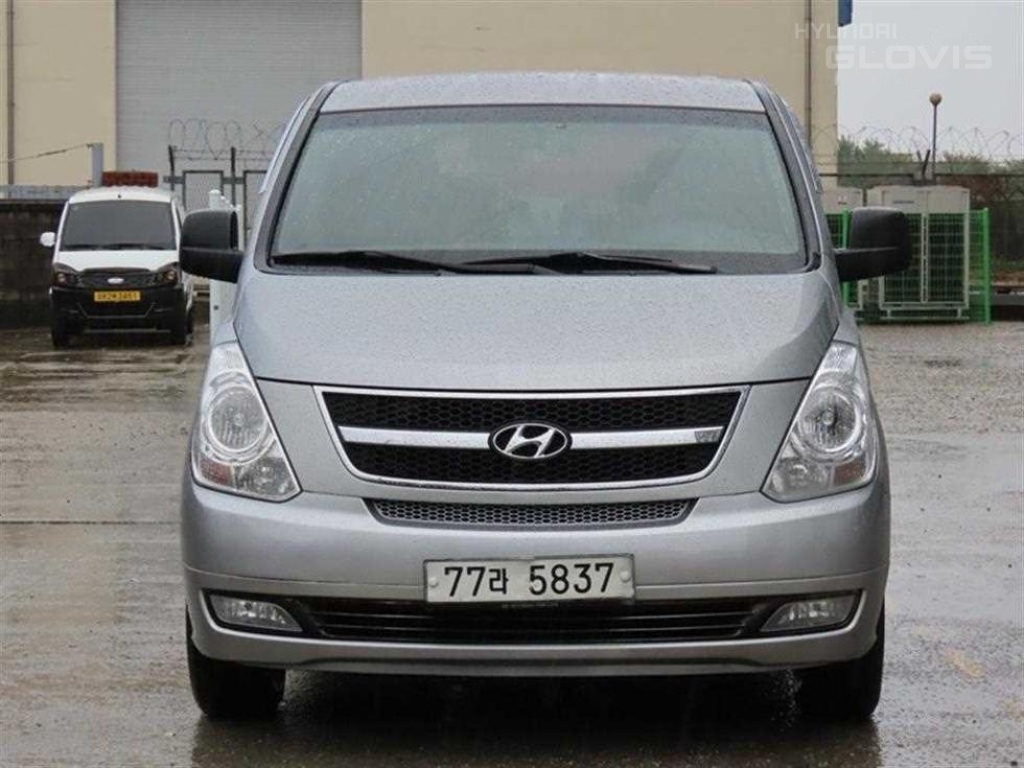 HYUNDAI Grand Starex 12-Seater Diesel HYUNDAI Grand Starex 12-Seater Diesel