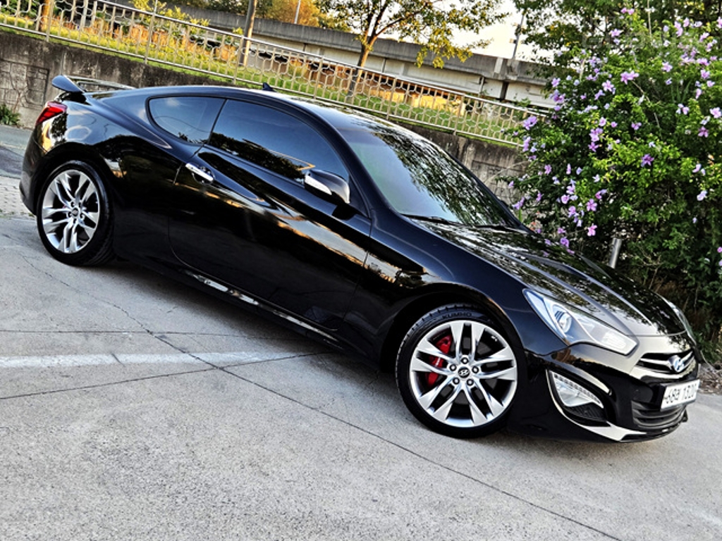 HYUNDAI Genesis Coupe 380 GT HYUNDAI Genesis Coupe 380 GT