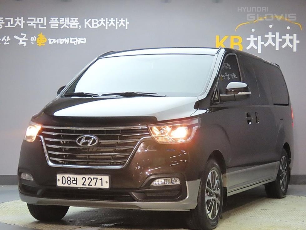 HYUNDAI The New Grand Starex 9-Seater Diesel HYUNDAI The New Grand Starex 9-Seater Diesel