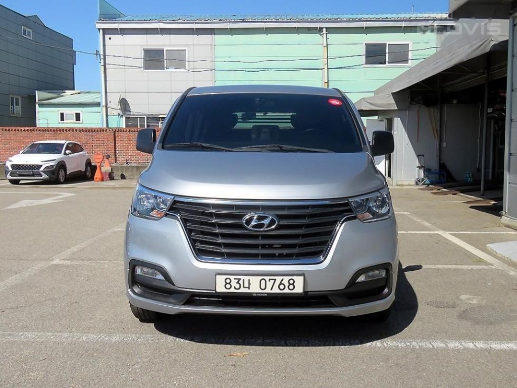 HYUNDAI The New Grand Starex 5-Seater Diesel Van HYUNDAI The New Grand Starex 5-Seater Diesel Van
