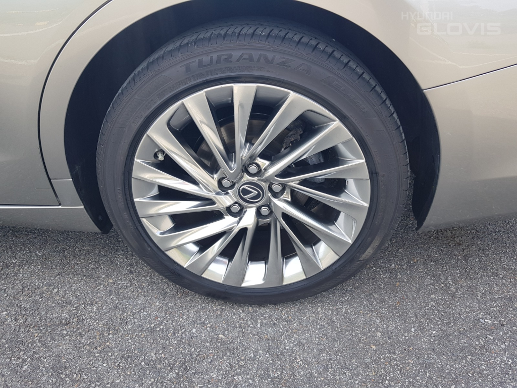 LEXUS ES (7th Generation) 300h