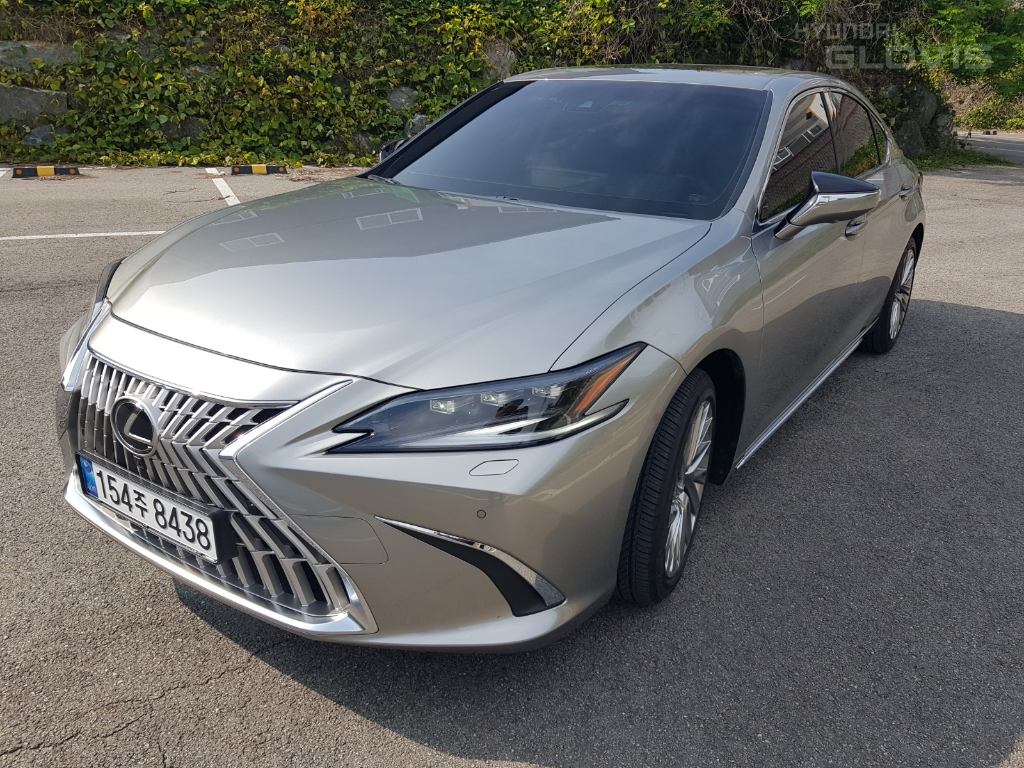 LEXUS ES (7th Generation) 300h