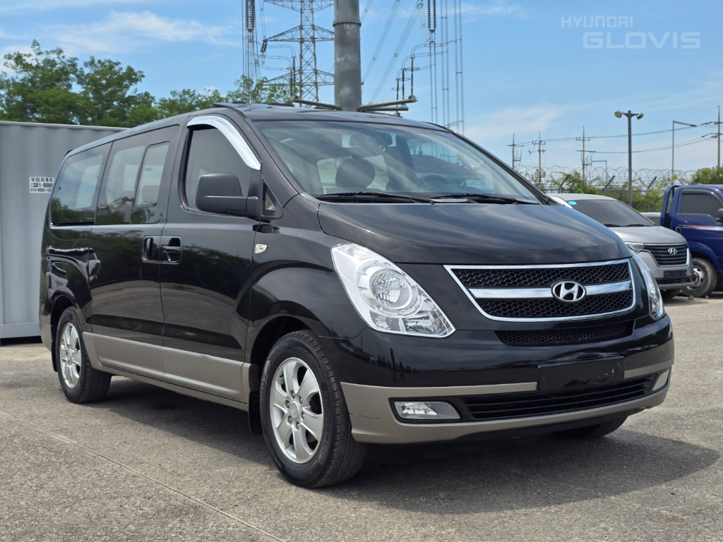 HYUNDAI Grand Starex 11-Seater Diesel