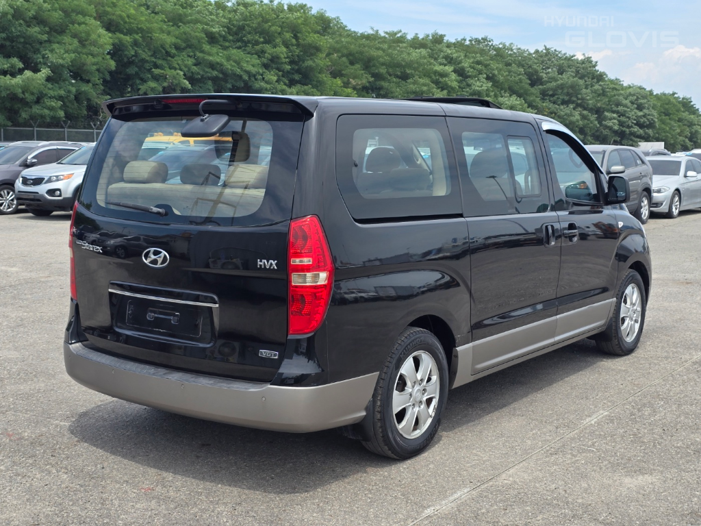 HYUNDAI Grand Starex 11-Seater Diesel