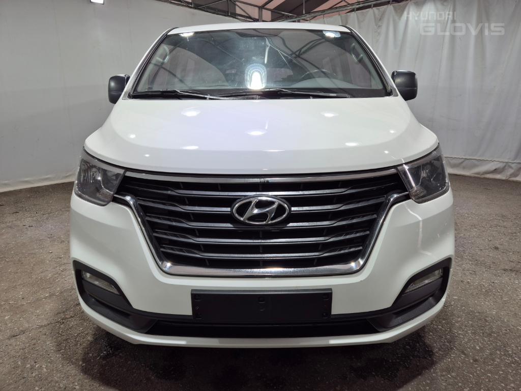 HYUNDAI The New Grand Starex 11-Seater Diesel