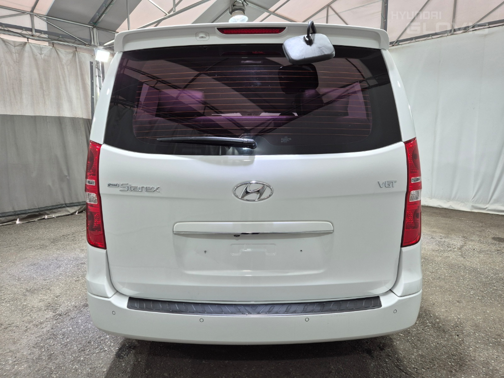 HYUNDAI The New Grand Starex 11-Seater Diesel
