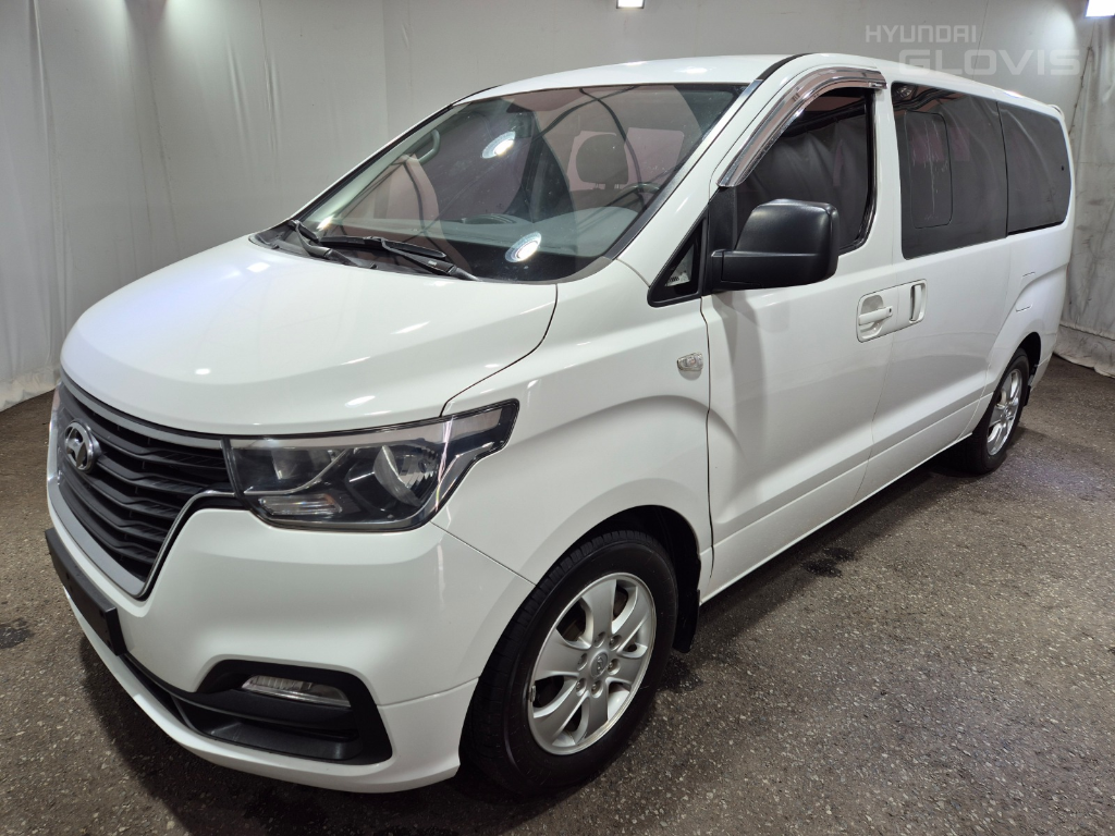 HYUNDAI The New Grand Starex 11-Seater Diesel